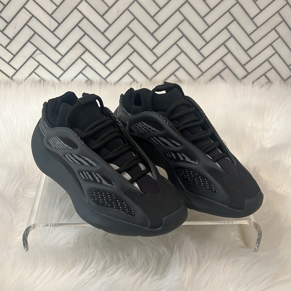 Adidas Yeezy 700 V3 Dark Glow